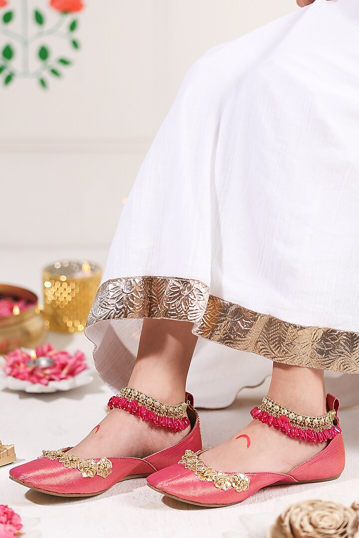 Pink Leatherette Juttis by 5 Elements at Pernia's Pop Up Shop