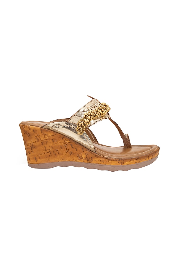 Gold Wedges With Ghungroos by 5 Elements