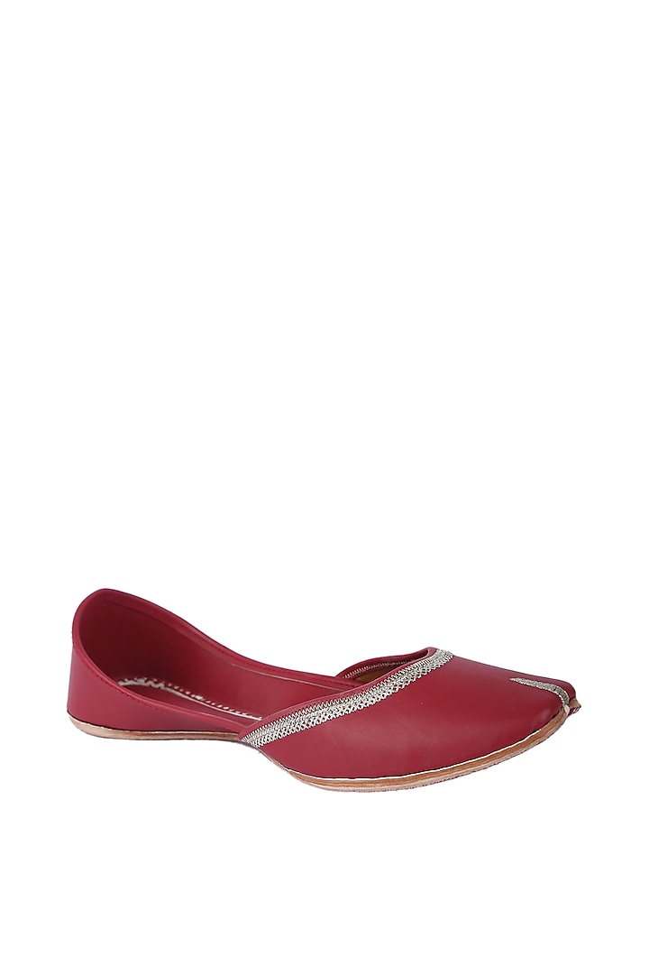 Maroon Faux Leather Juttis by 5 Elements