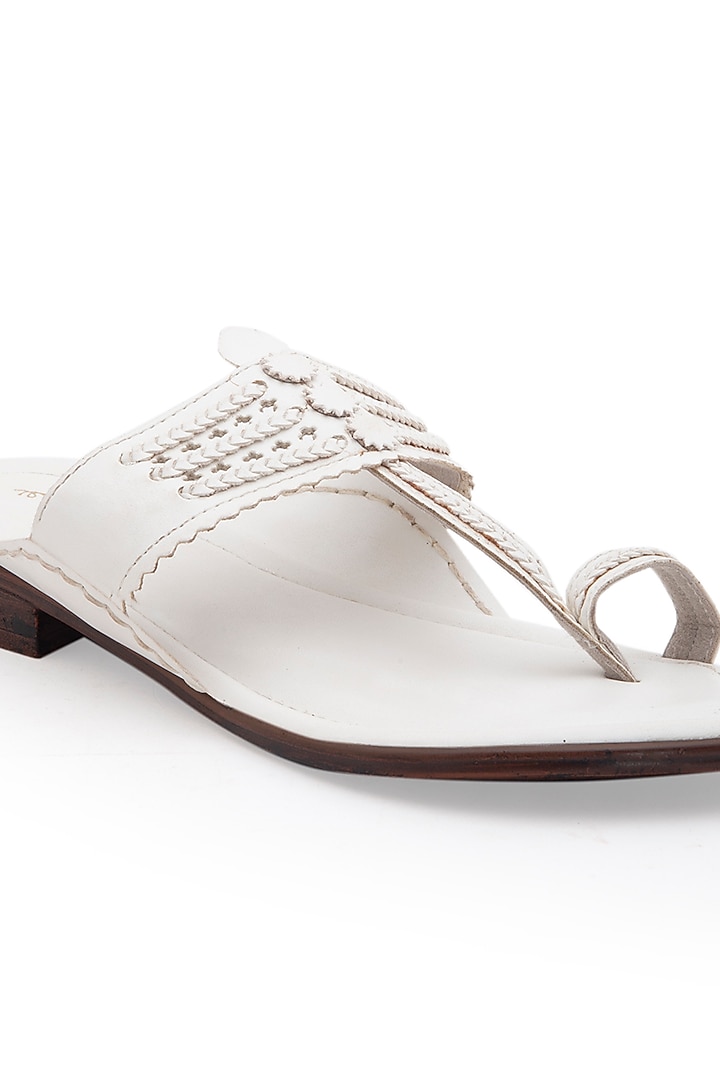 White Kolhapuri Sandals by 5 Elements at Pernia's Pop Up Shop
