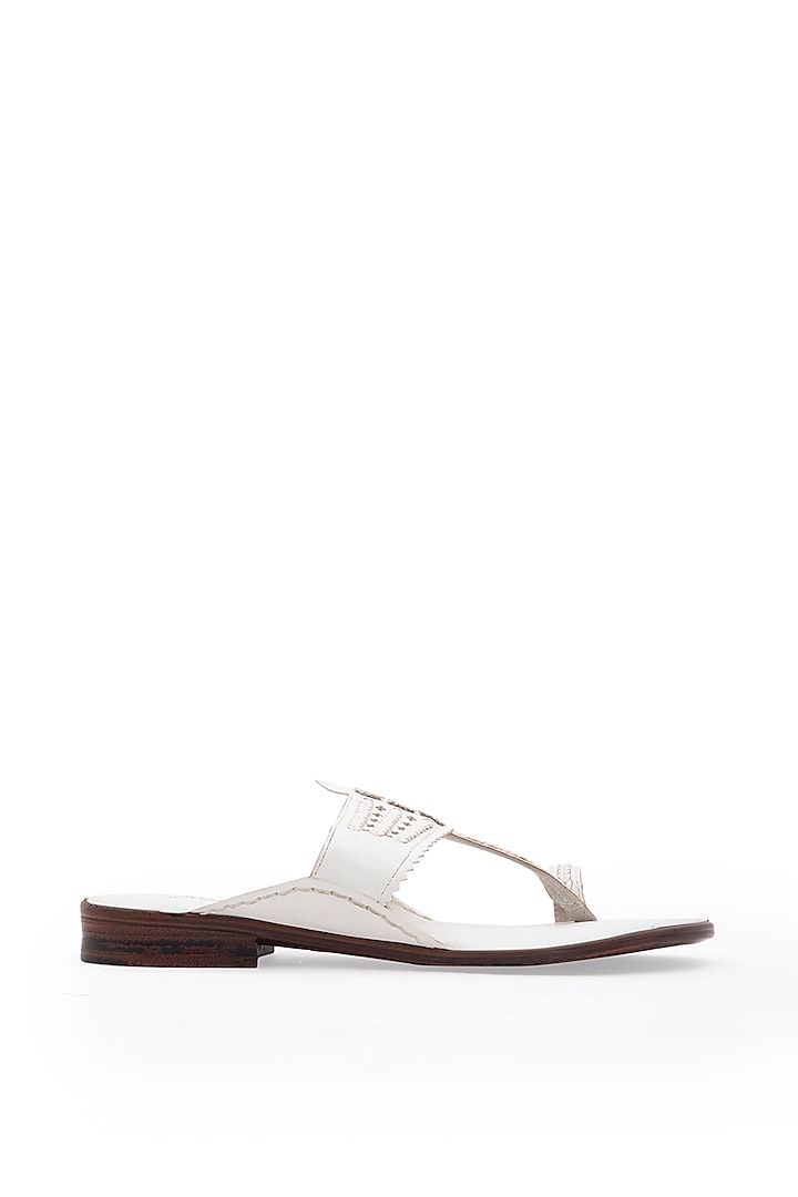 White Kolhapuri Sandals by 5 Elements at Pernia's Pop Up Shop