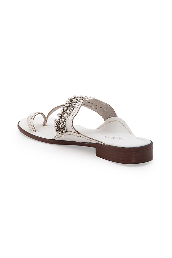 White Embellished Handcrafted Kolhapuri Sandals by 5 Elements at Pernia's Pop Up Shop