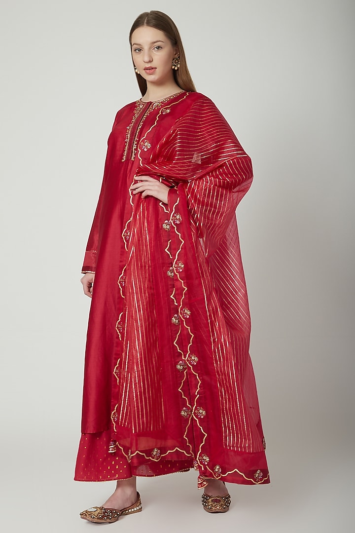 Red Embroidered Kurta Set by 5X by Ajit Kumar