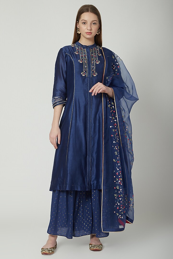 Midnight Blue Embroidered Kurta Set by 5X by Ajit Kumar