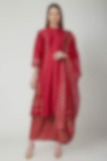 Red Sequins Embroidered Kurta Set by 5X by Ajit Kumar