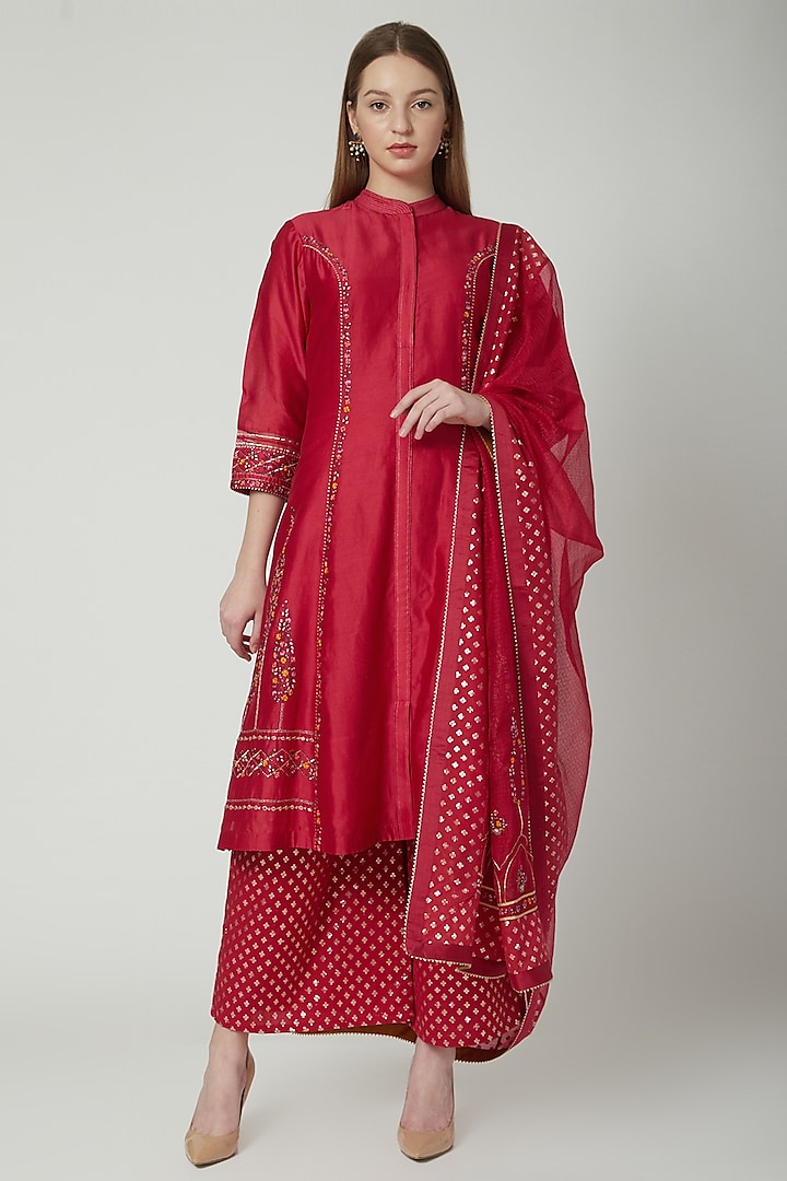 Red Sequins Embroidered Kurta Set by 5X by Ajit Kumar
