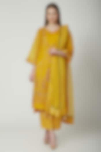 Yellow Sequins Embroidered Kurta Set by 5X by Ajit Kumar