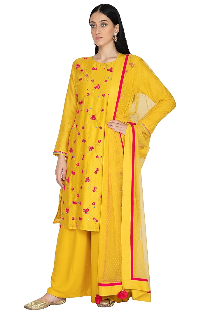 Mustard Chanderi Floral Embroidered Tunic Set by 5X by Ajit Kumar