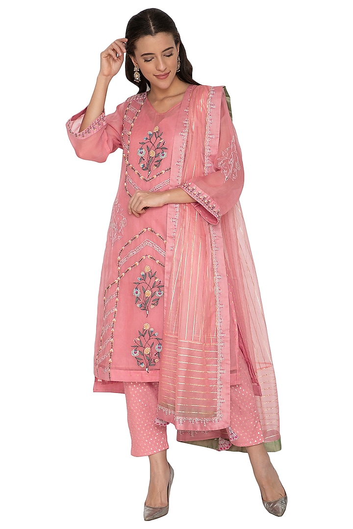 Pink Silk Organza Thread & Sequins Embroidered Tunic Set by 5X by Ajit Kumar