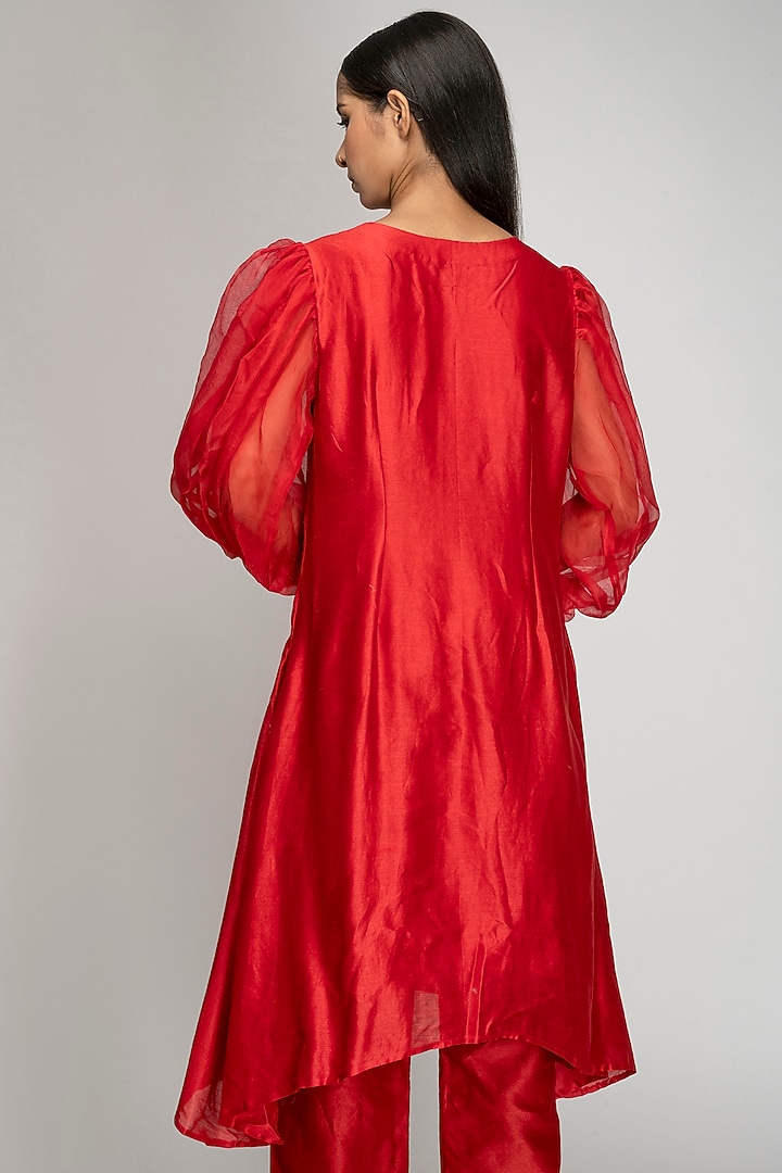 Red Embroidered Kurta Set by TOJ by Akanksha and Akriti at Pernia's Pop Up Shop