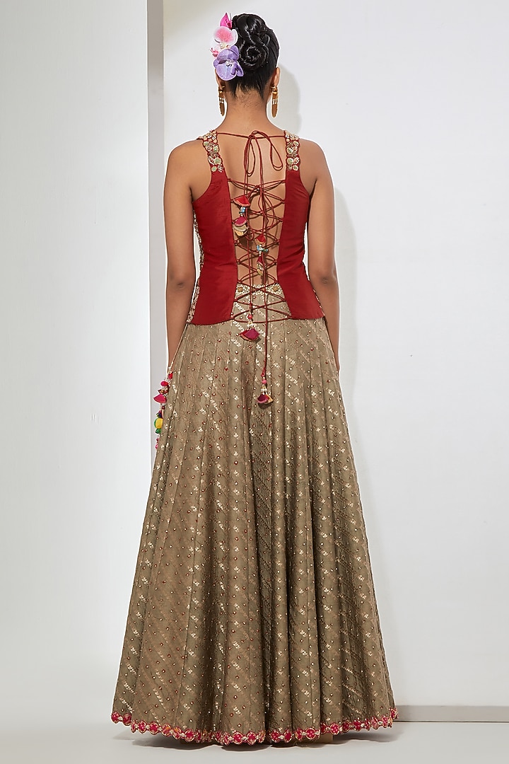 Beige Bandhani Silk Skirt Set by aum ashima & asit at Pernia's Pop Up Shop