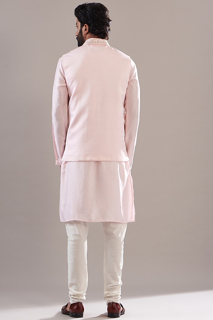 Light Pink Silk Embroidered Bundi Set by Annshul Aggarwal at Pernia's Pop Up Shop