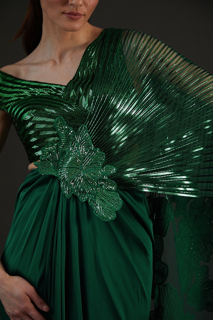 Emerald Green Chiffon & Metallic Polymer Pre-Stitched Reception Saree Set by Amit Aggarwal at Pernia's Pop Up Shop