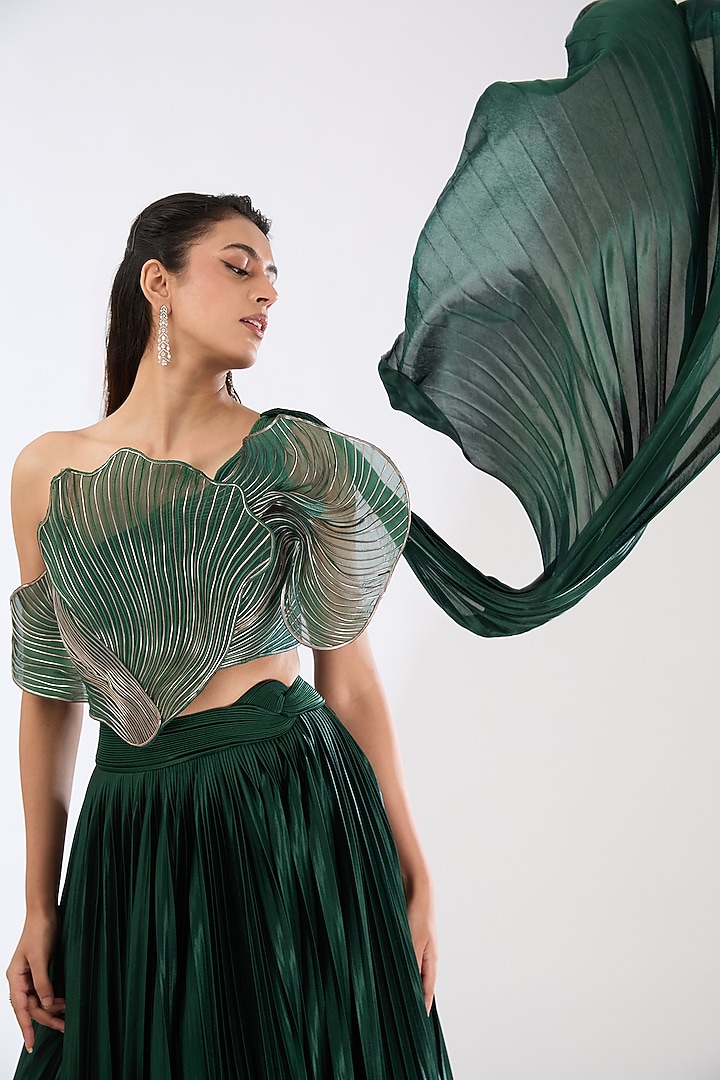 Emerald Green Interlock Jersey Draped Bridal Lehenga Set by Amit Aggarwal at Pernia's Pop Up Shop