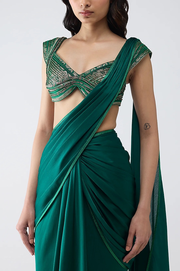 Emerald Green Banarasi & Satin Chiffon Reception Saree Set by Amit Aggarwal at Pernia's Pop Up Shop