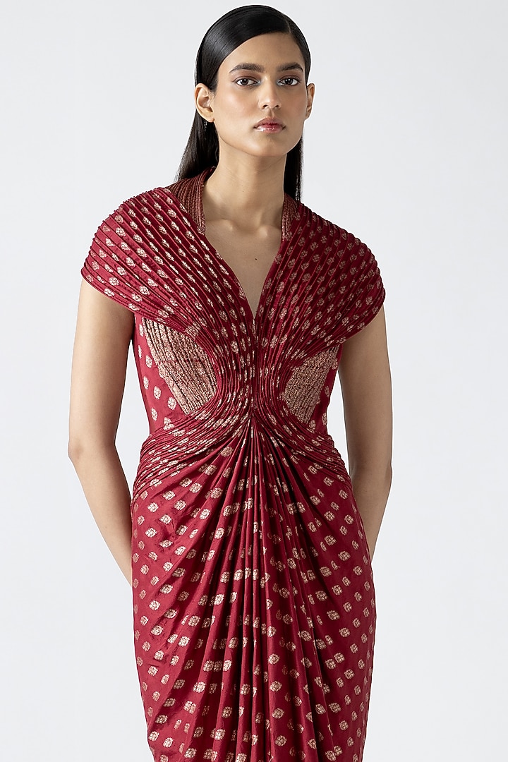 Magma Banarasi Micro Pleated Structured Bridal Gown Saree by Amit Aggarwal at Pernia's Pop Up Shop