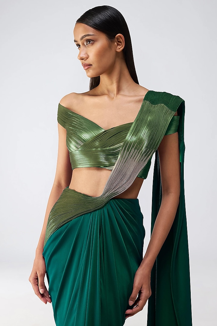 Emerald Chiffon Pre-Draped Reception Saree Set by Amit Aggarwal at Pernia's Pop Up Shop
