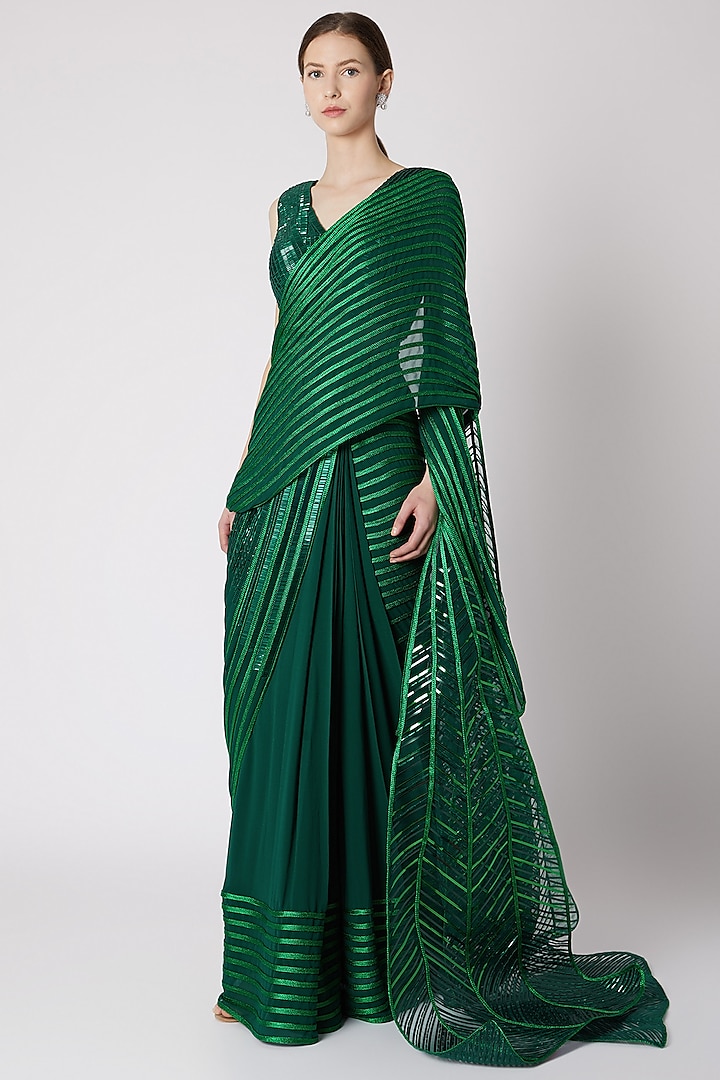 Emerald Green Georgette Zari Tape Embroidered Pre-Stitched Bridal Saree Set by Amit Aggarwal at Pernia's Pop Up Shop