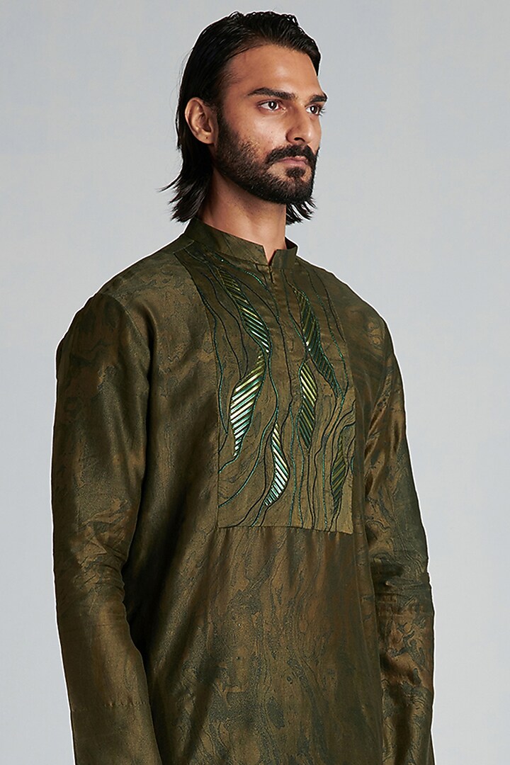 Olive Green Chanderi Hand Embroidered Kurta Set by Amit Aggarwal Men at Pernia's Pop Up Shop