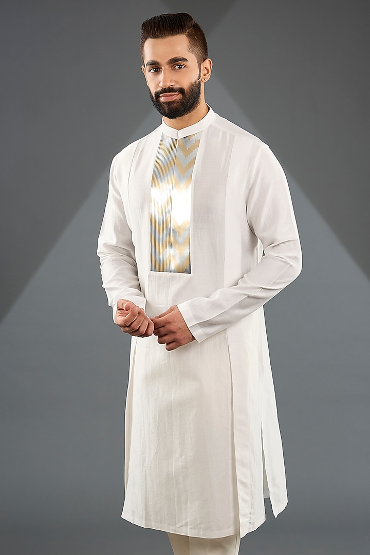 White Chanderi Silk & Tussar Silk Cotton Metallic Chevron&nbsp;Kurta by Amit Aggarwal Men at Pernia's Pop Up Shop