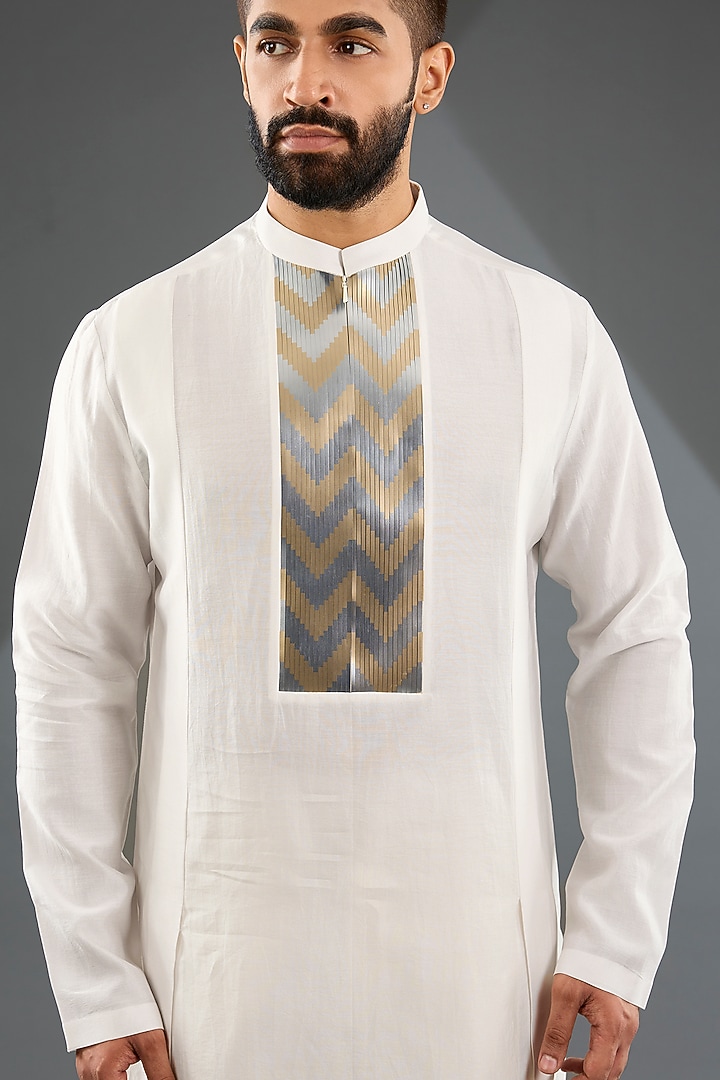 White Chanderi Silk & Tussar Silk Cotton Metallic Chevron&nbsp;Kurta by Amit Aggarwal Men at Pernia's Pop Up Shop