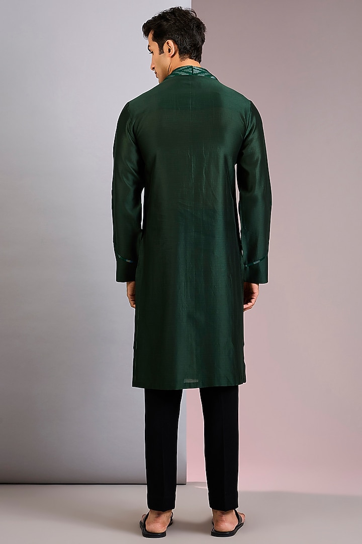 Emerald Green Chanderi Silk Kurta by Amit Aggarwal Men at Pernia's Pop Up Shop