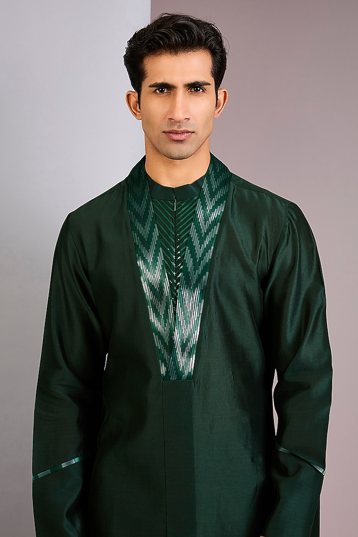 Emerald Green Chanderi Silk Kurta by Amit Aggarwal Men at Pernia's Pop Up Shop