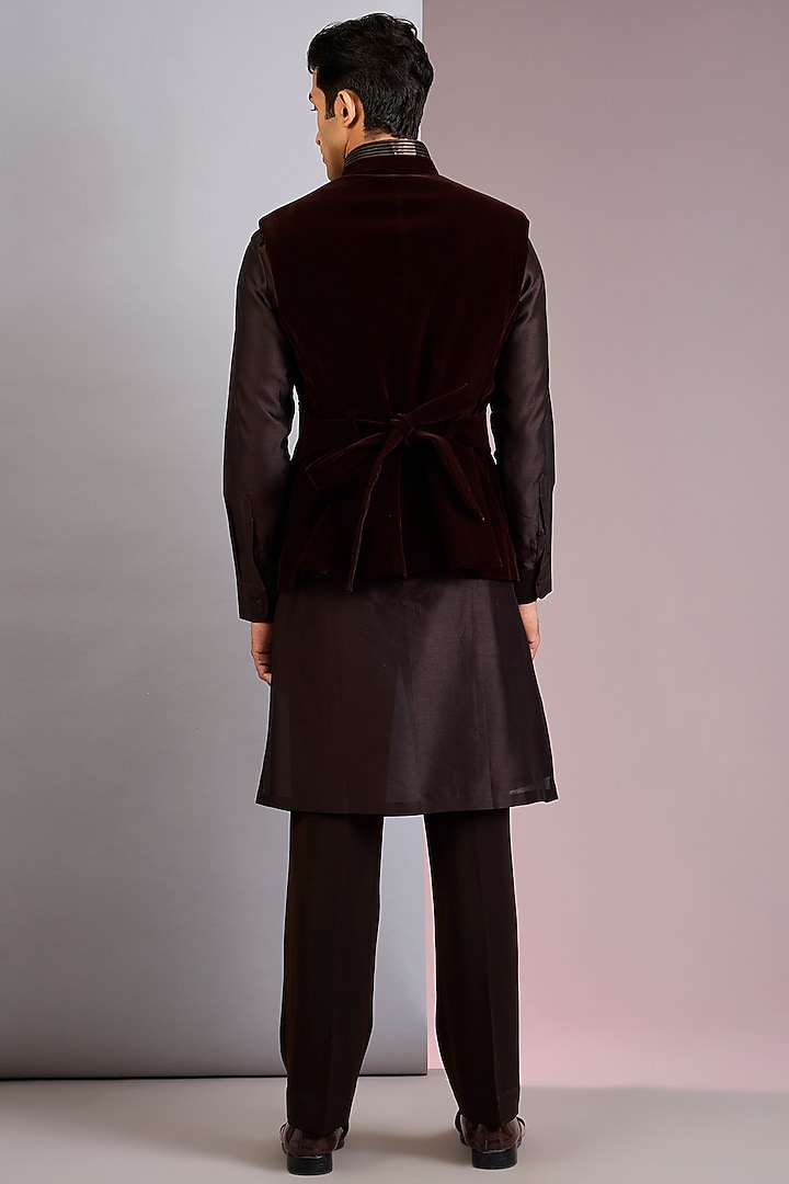 Brown Velvet Bundi Jacket Set by Amit Aggarwal Men at Pernia's Pop Up Shop