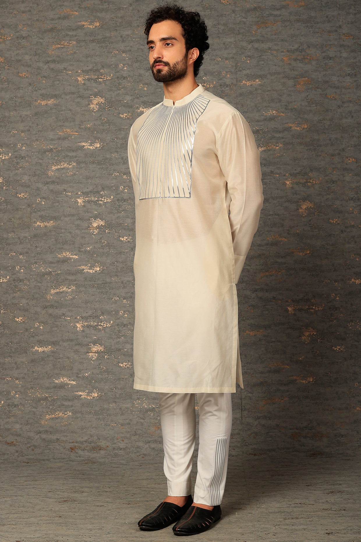 Off-White Silk Chanderi Kurta by Amit Aggarwal Men