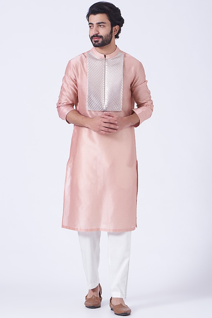 Blush Pink Silk Chanderi Handwoven Kurta by Amit Aggarwal Men at Pernia's Pop Up Shop