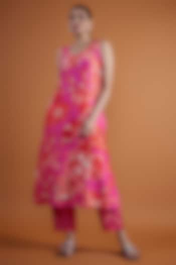 Fuchsia Bemberg Silk Printed & Hand Embroidered Kurta Set by Archana Shah at Pernia's Pop Up Shop