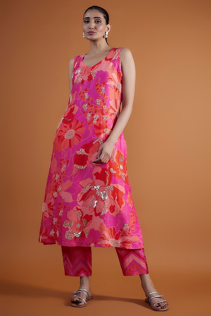 Fuchsia Bemberg Silk Printed & Hand Embroidered Kurta Set by Archana Shah at Pernia's Pop Up Shop