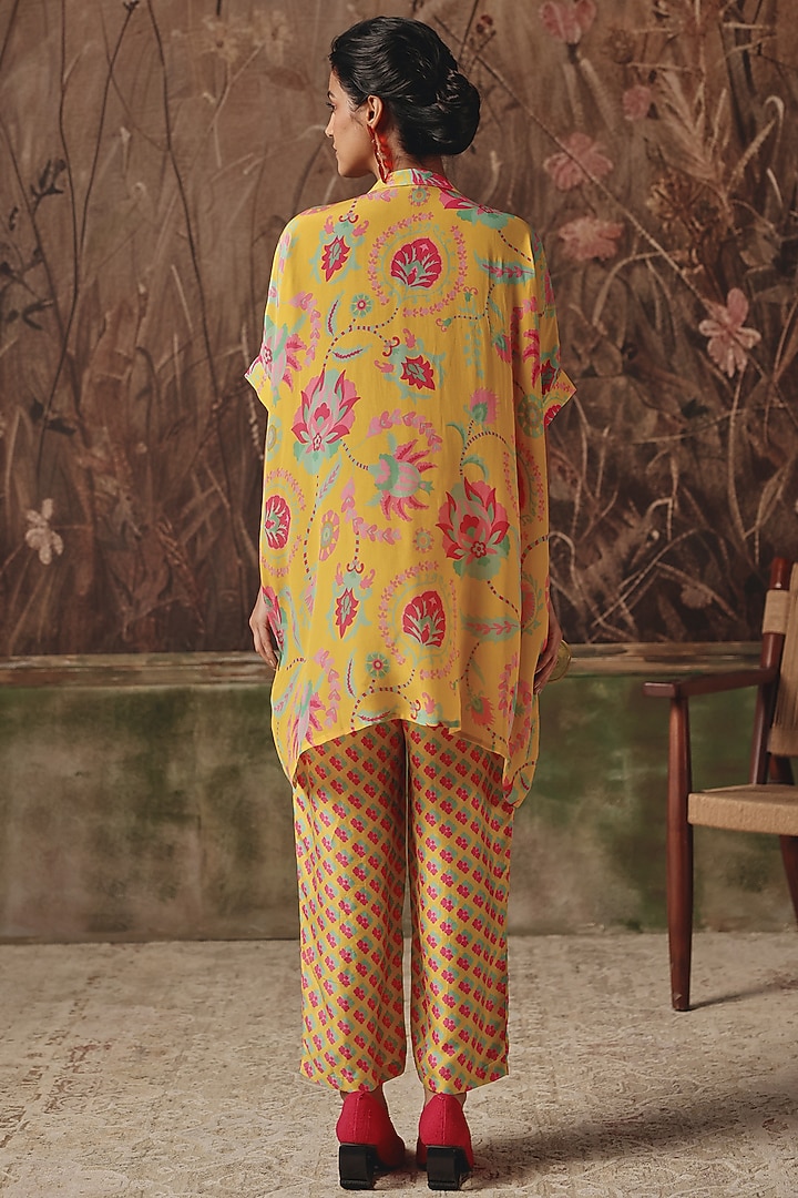 Yellow Silk Printed & Hand Embellished Kurta Set by Archana Shah at Pernia's Pop Up Shop