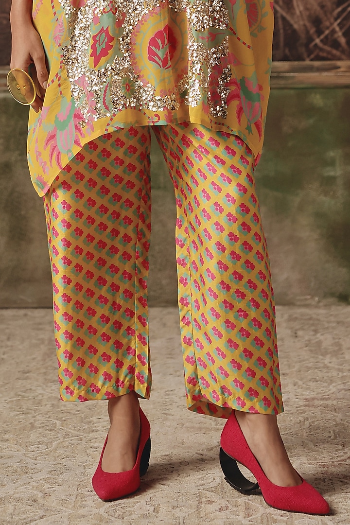 Yellow Silk Printed & Hand Embellished Kurta Set by Archana Shah at Pernia's Pop Up Shop