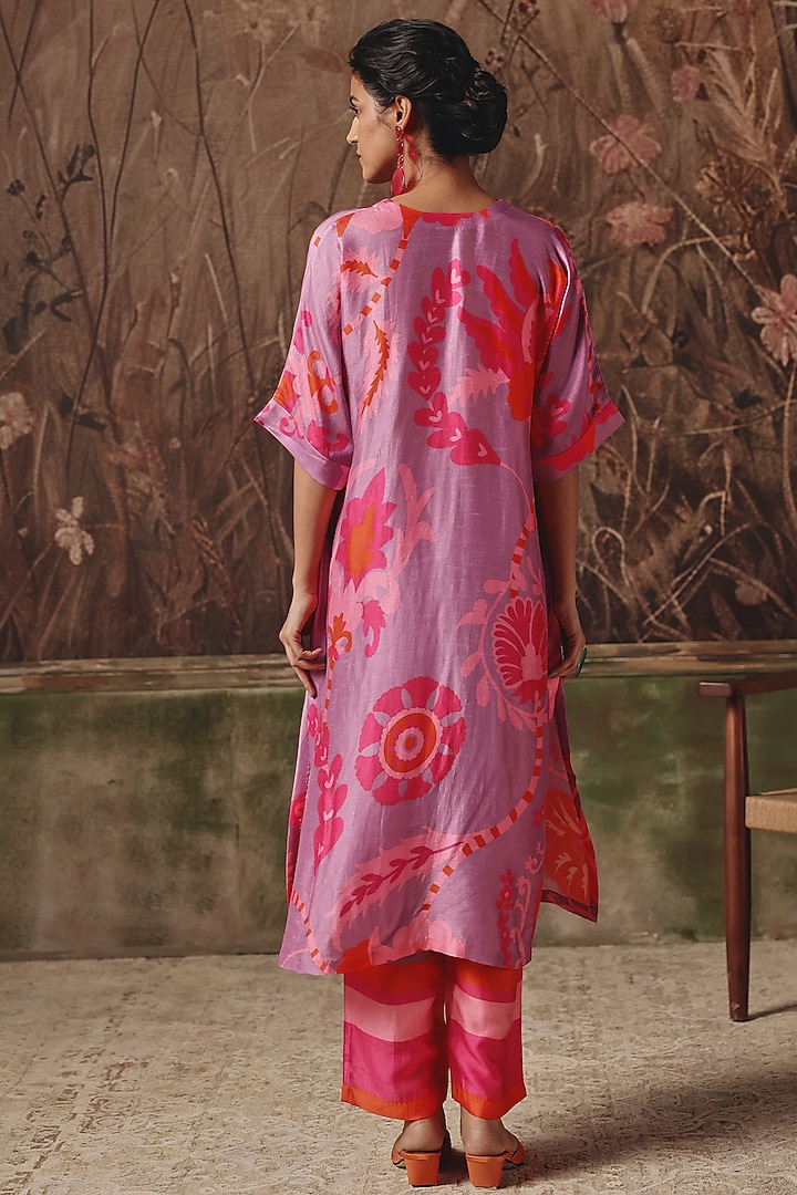 Lilac Silk Printed & Embellished Kurta Set by Archana Shah at Pernia's Pop Up Shop