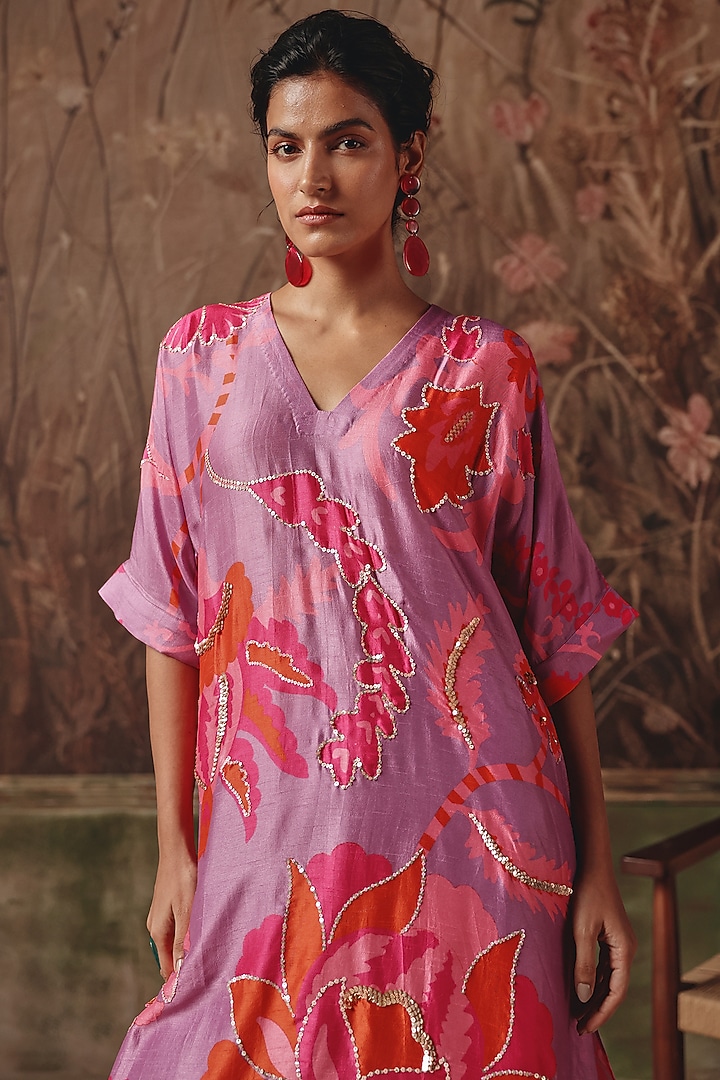 Lilac Silk Printed & Embellished Kurta Set by Archana Shah at Pernia's Pop Up Shop