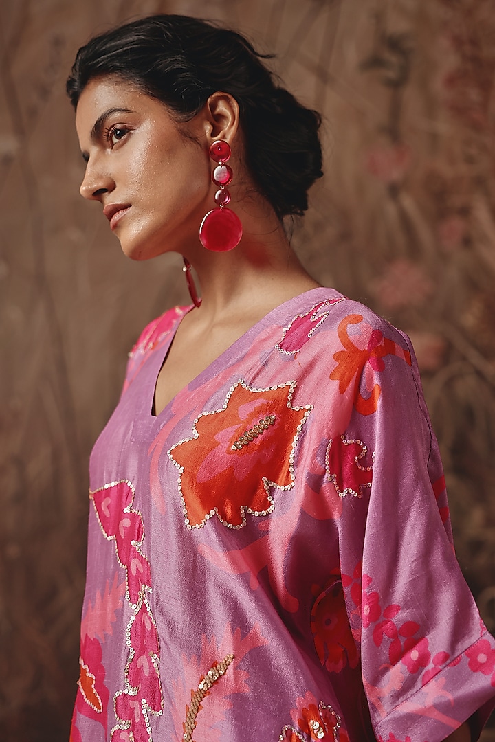 Lilac Silk Printed & Embellished Kurta Set by Archana Shah at Pernia's Pop Up Shop