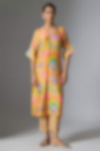 Yellow Silk Floral Printed Kurta Set by Archana Shah at Pernia's Pop Up Shop
