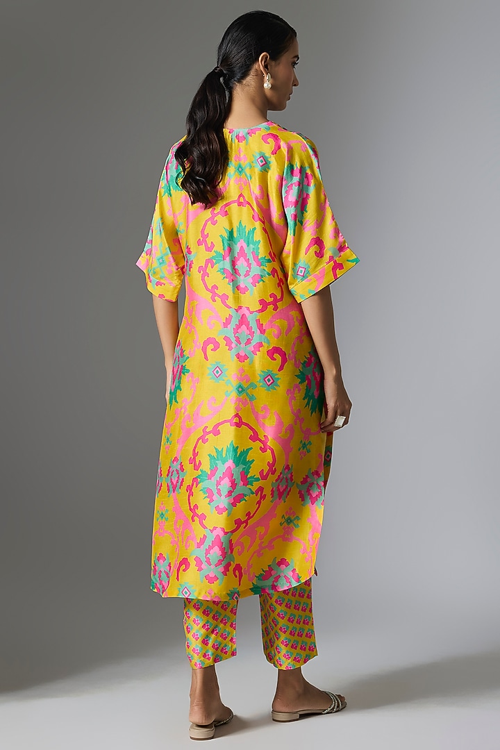 Yellow Silk Floral Printed Kurta Set by Archana Shah at Pernia's Pop Up Shop