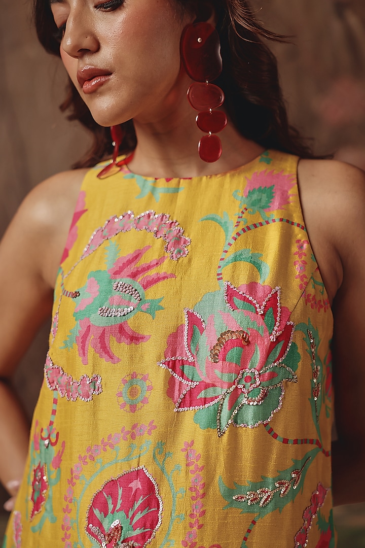 Sunshine Yellow Silk Printed & Embellished Kurta Set by Archana Shah at Pernia's Pop Up Shop