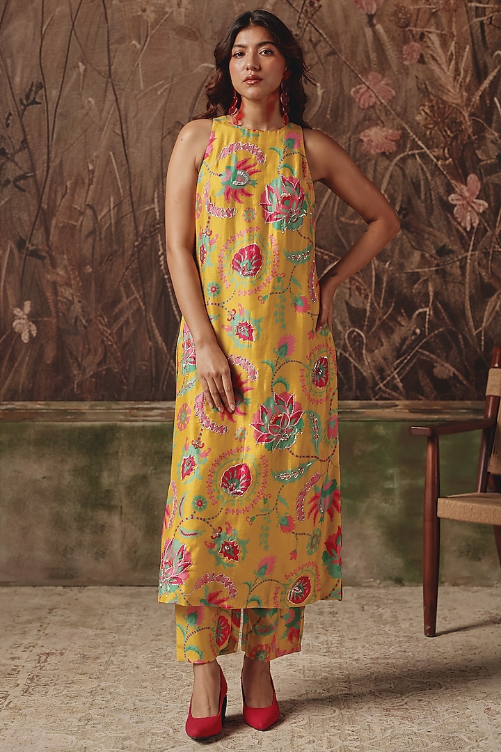Sunshine Yellow Silk Printed & Embellished Kurta Set by Archana Shah at Pernia's Pop Up Shop