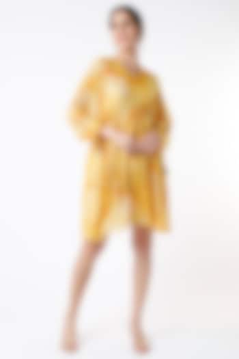 Yellow Shimmer Kaftan by Archana Shah at Pernia's Pop Up Shop