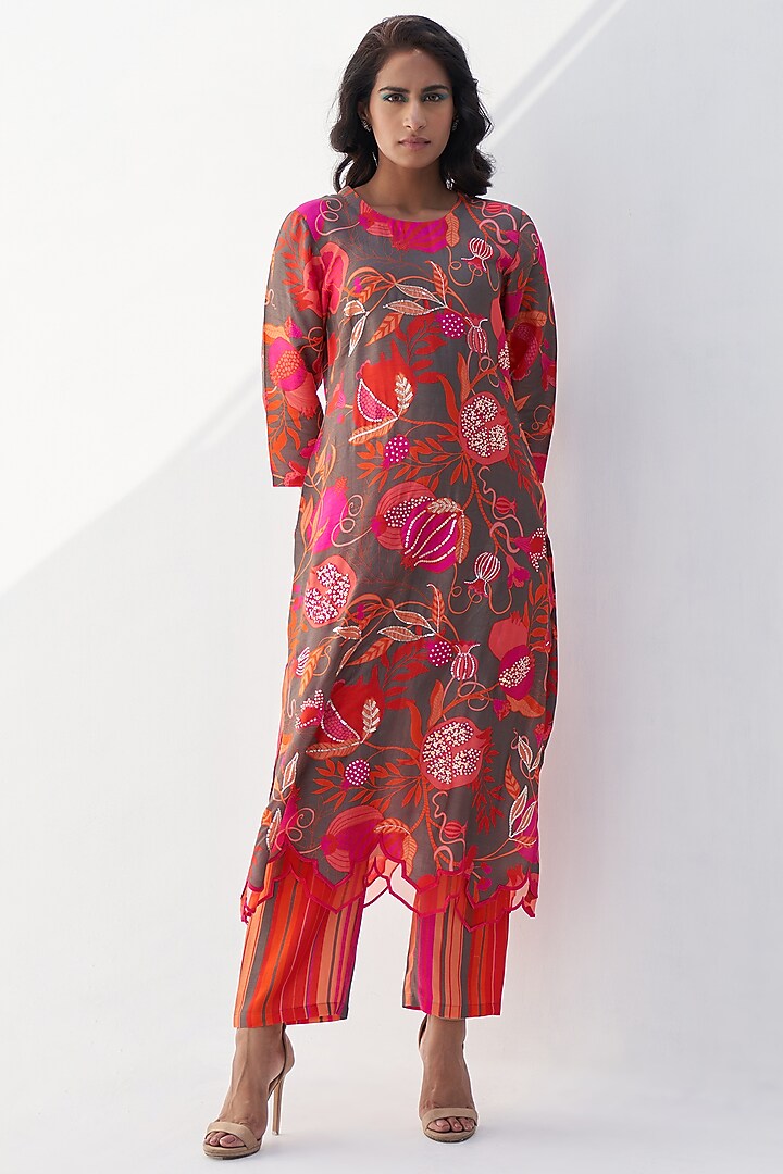 Grey Silk & Organza Kurta Set by Archana Shah at Pernia's Pop Up Shop