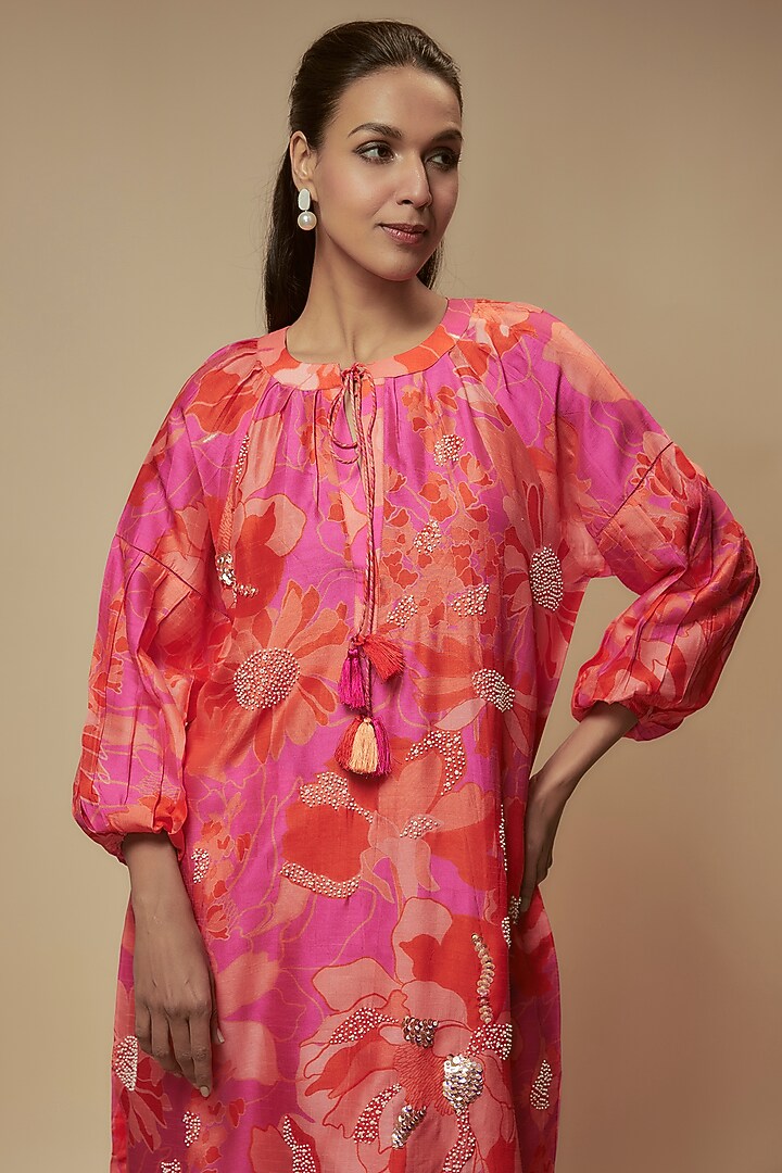 Fuchsia Bemberg Silk Digital Printed & Sequins Embroidered Kurta Set by Archana Shah at Pernia's Pop Up Shop