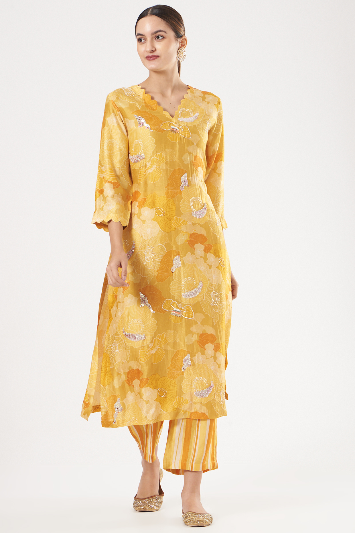 Yellow Printed Kurta Set by Archana Shah at Pernia's Pop Up Shop