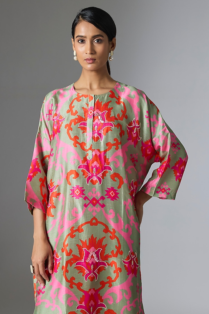 Grey Silk Floral Printed Kurta Set by Archana Shah at Pernia's Pop Up Shop