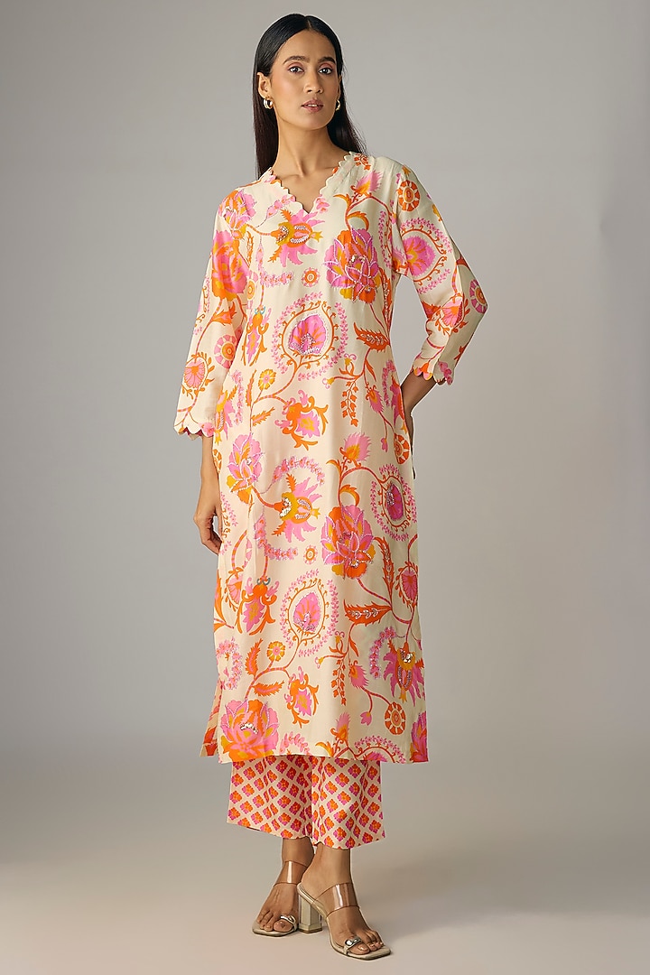 Cream Silk Kurta Set by Archana Shah at Pernia's Pop Up Shop