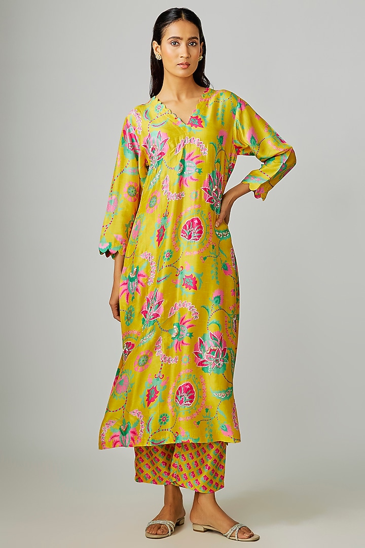 Yellow Silk Co-Ord Set by Archana Shah at Pernia's Pop Up Shop