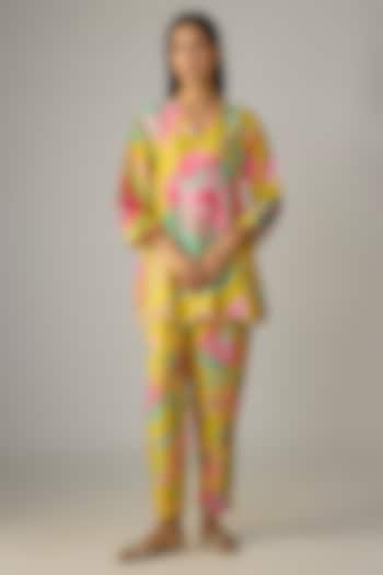 Yellow Silk Co-Ord Set by Archana Shah at Pernia's Pop Up Shop