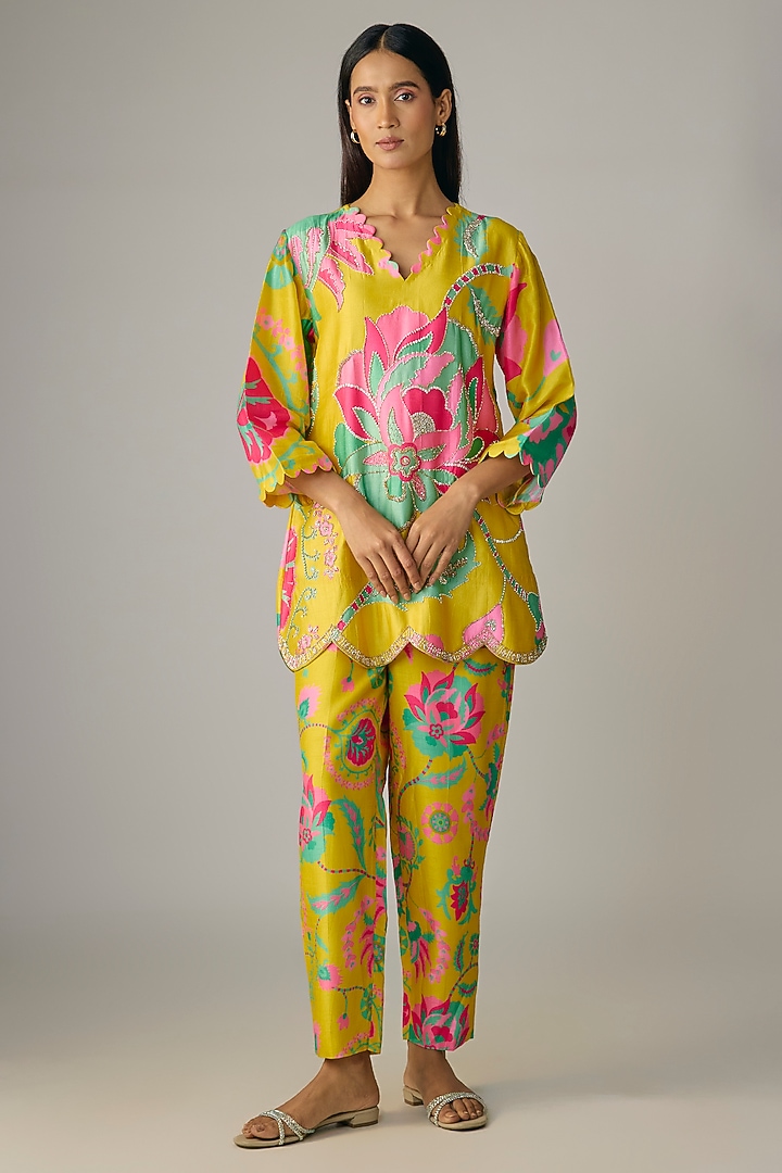 Yellow Silk Co-Ord Set by Archana Shah at Pernia's Pop Up Shop